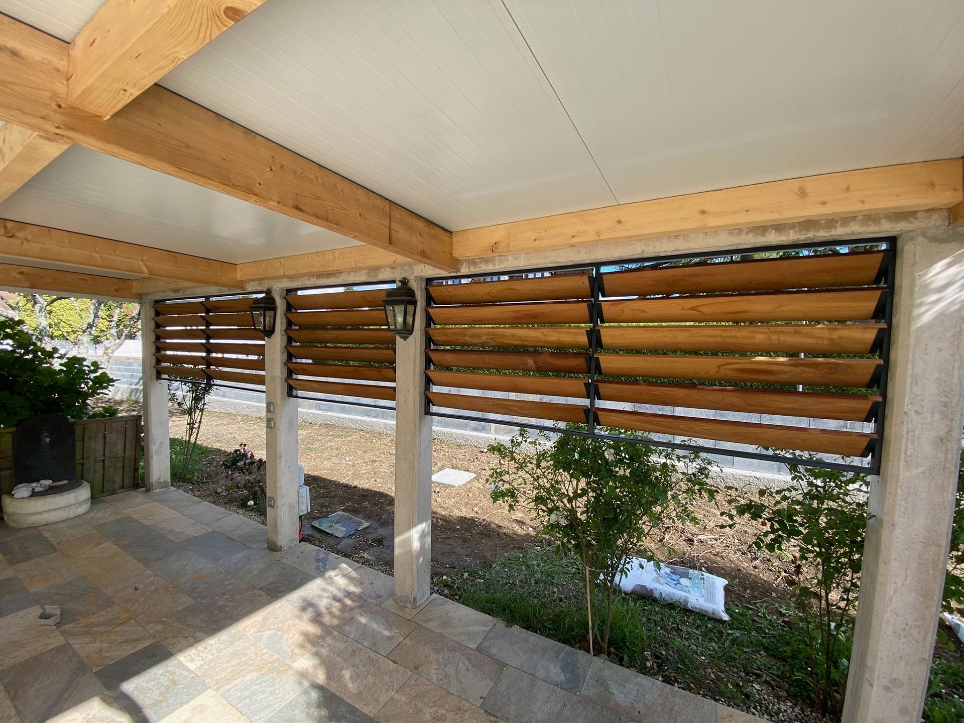 Claustra acier et bois exotique – Pau 64