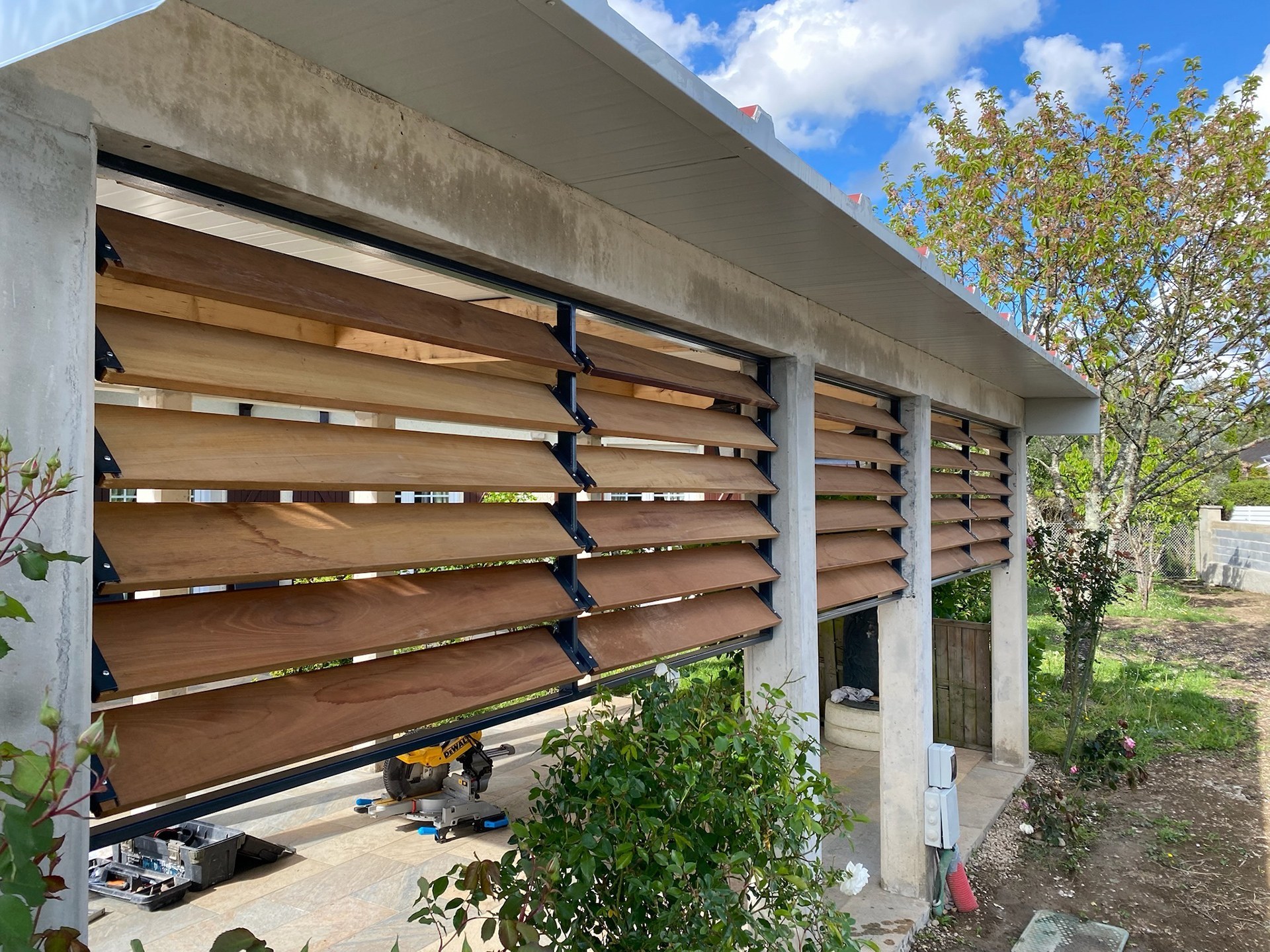 Claustra acier et bois exotique – Pau 64