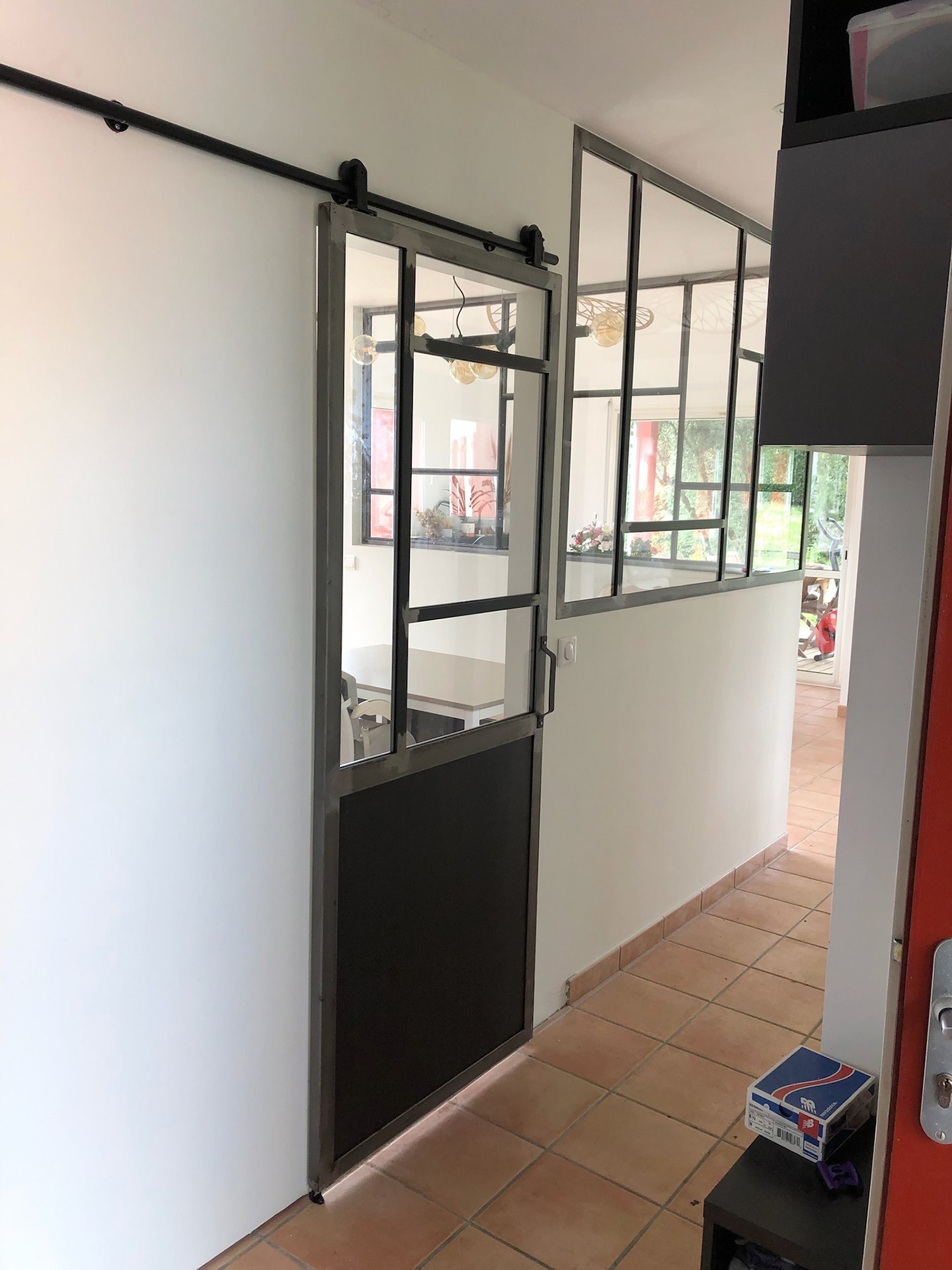 Porte coulissante acier et verre – Pau 64